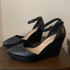 Pointed Leather Wedge with Ankle Strap
